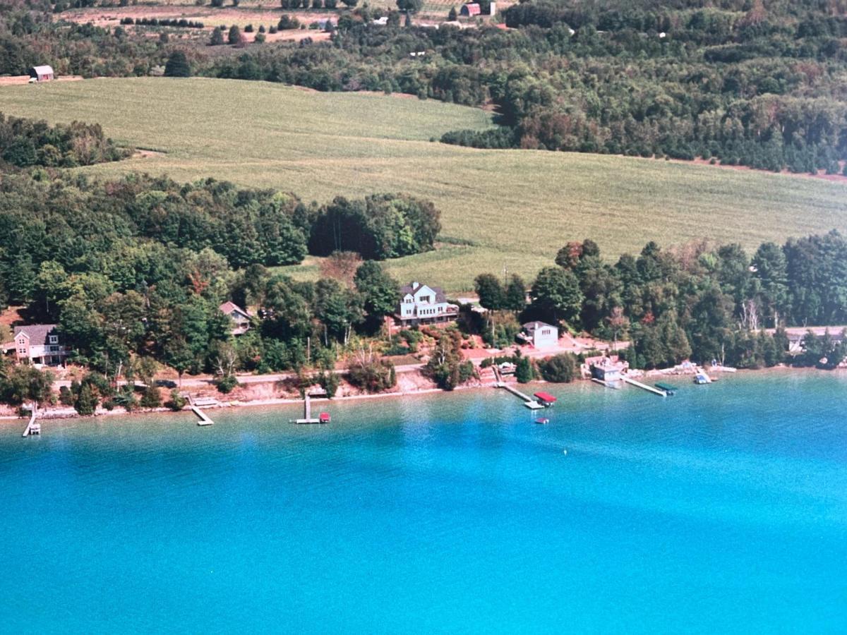 The Torch Lake Bed And Breakfast Central Lake 외부 사진