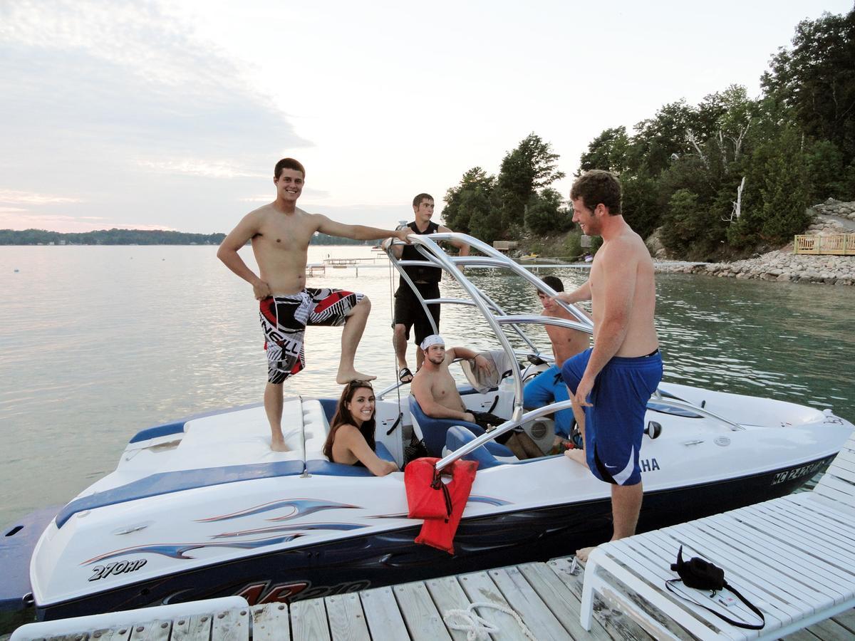 The Torch Lake Bed And Breakfast Central Lake 외부 사진
